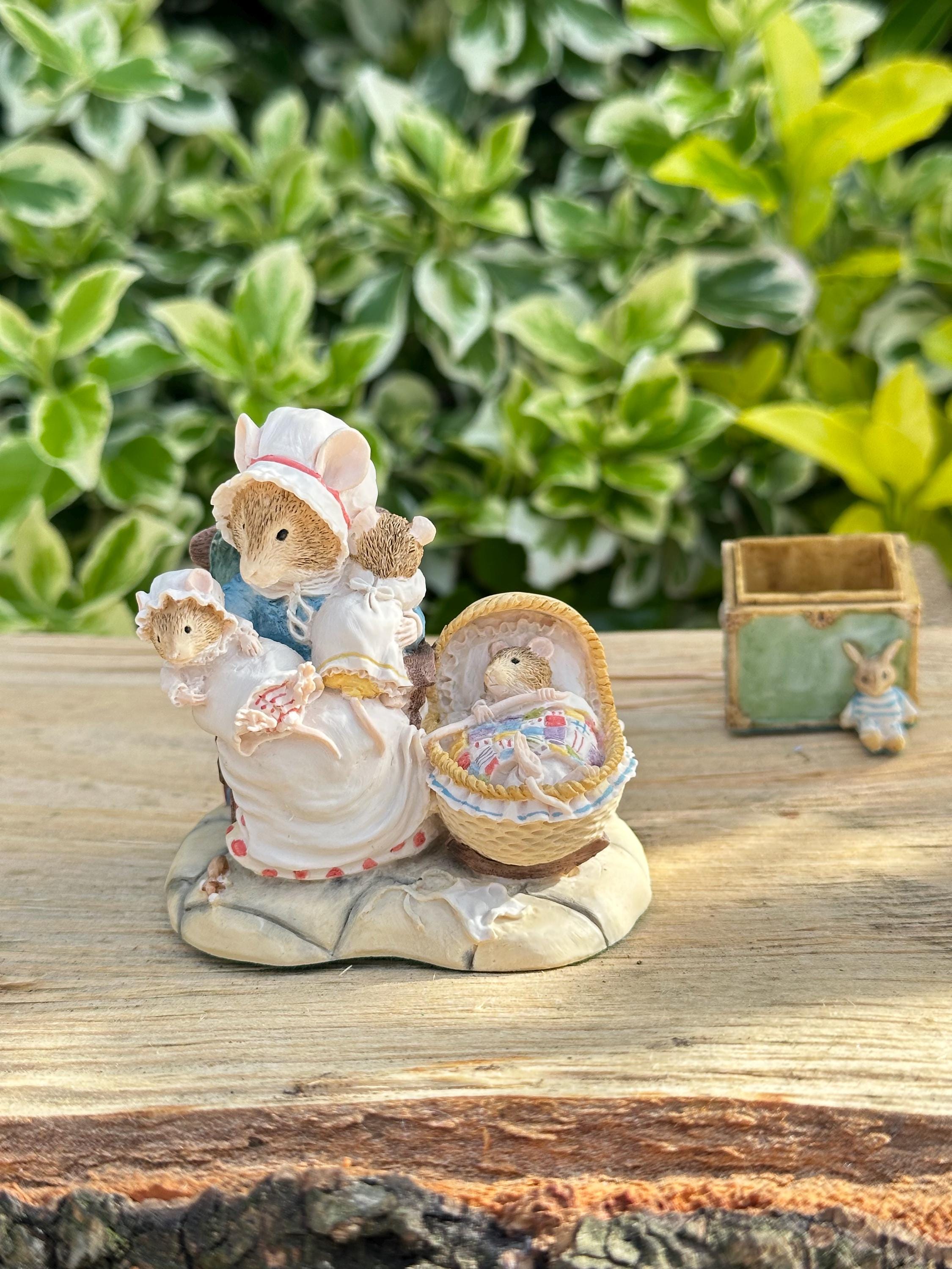 Border Fine Arts Brambly Hedge BH70 Poppy and Babies Figurine - Etsy