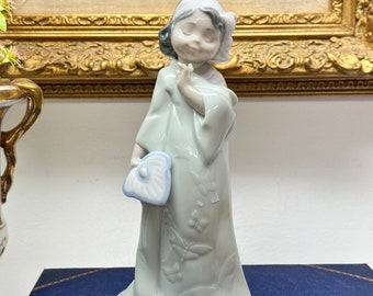 Vintage NAO By Lladro Figurine: Girl with Fan in Kimono, #1483