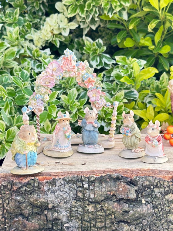 Brambly Hedge Wedding Figurine Set: Border Fine Arts, Royal