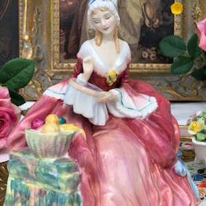Vintage Royal Doulton Figurine “Penelope“ HN 1901 Bone China  figurine England Rare Finds