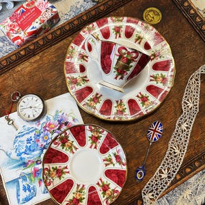 Royal Albert Old Country Roses | Ruby Celebration | Damask Tea cup, saucer Trio