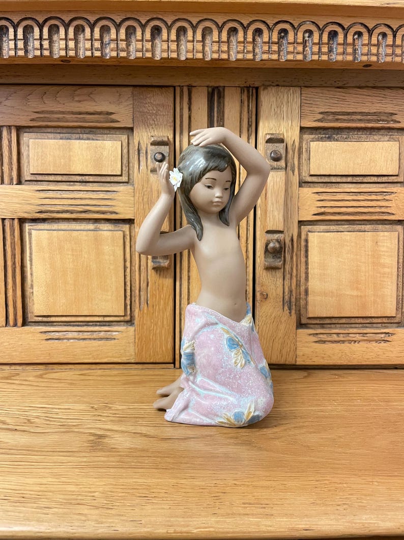 Lladro Tropical Flower Figurine - Thumbnail 2