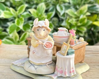 ミニチュアトイチェスト ウィフレッド ブランブリーヘッジ エネスコ Vintage RARE Brambly Hedge Wilfred Toadflax Figurine by Enesco. - Etsy