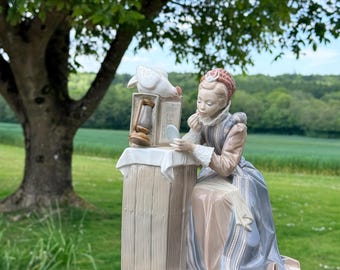 Lladró “Lady at the Dressing Table” / “Lady with Dove” Porcelain Figurine Rare Finds