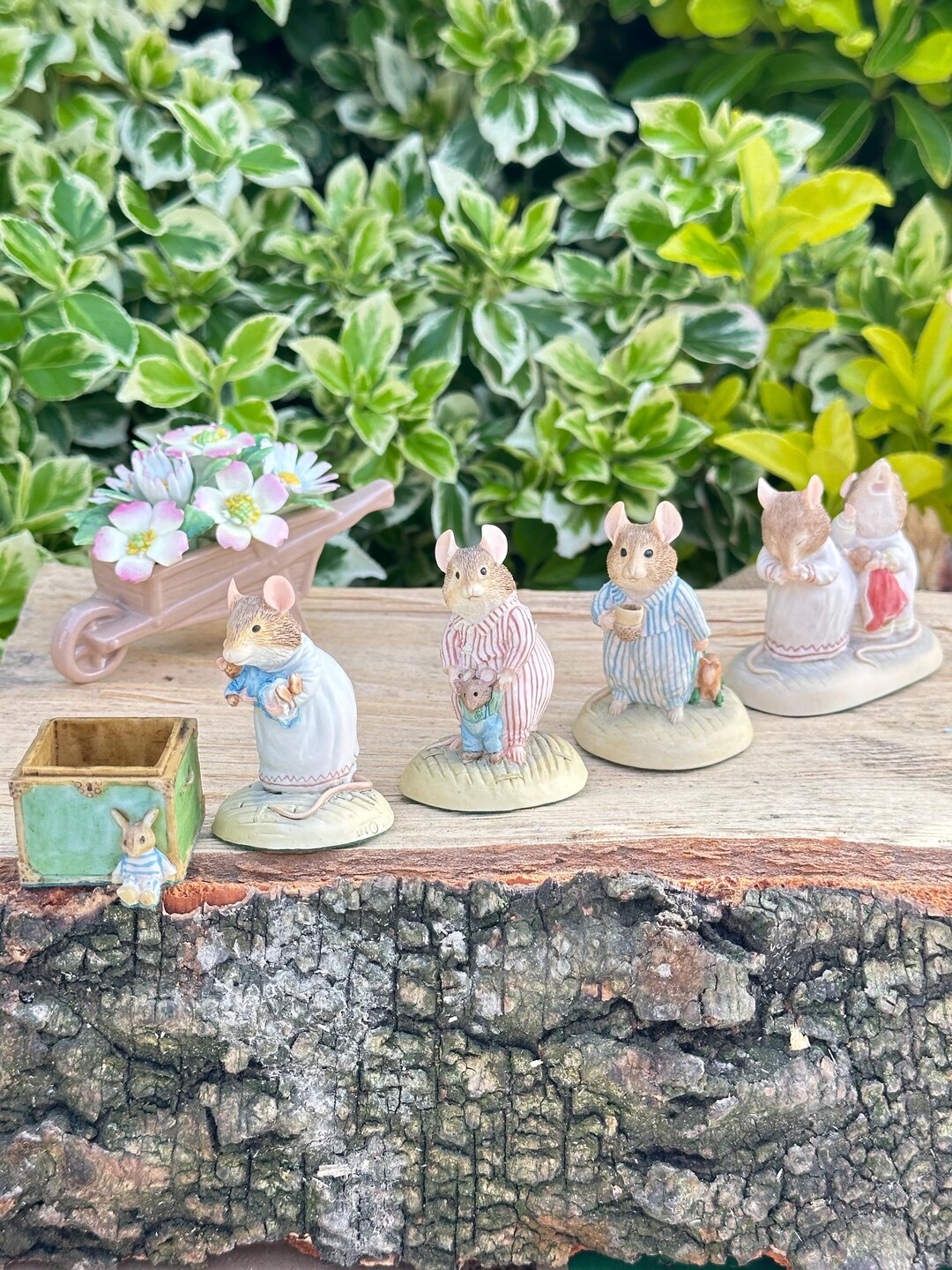 Brambly Hedge Mouse Figurines by Jill Barklem - Border Fine Arts