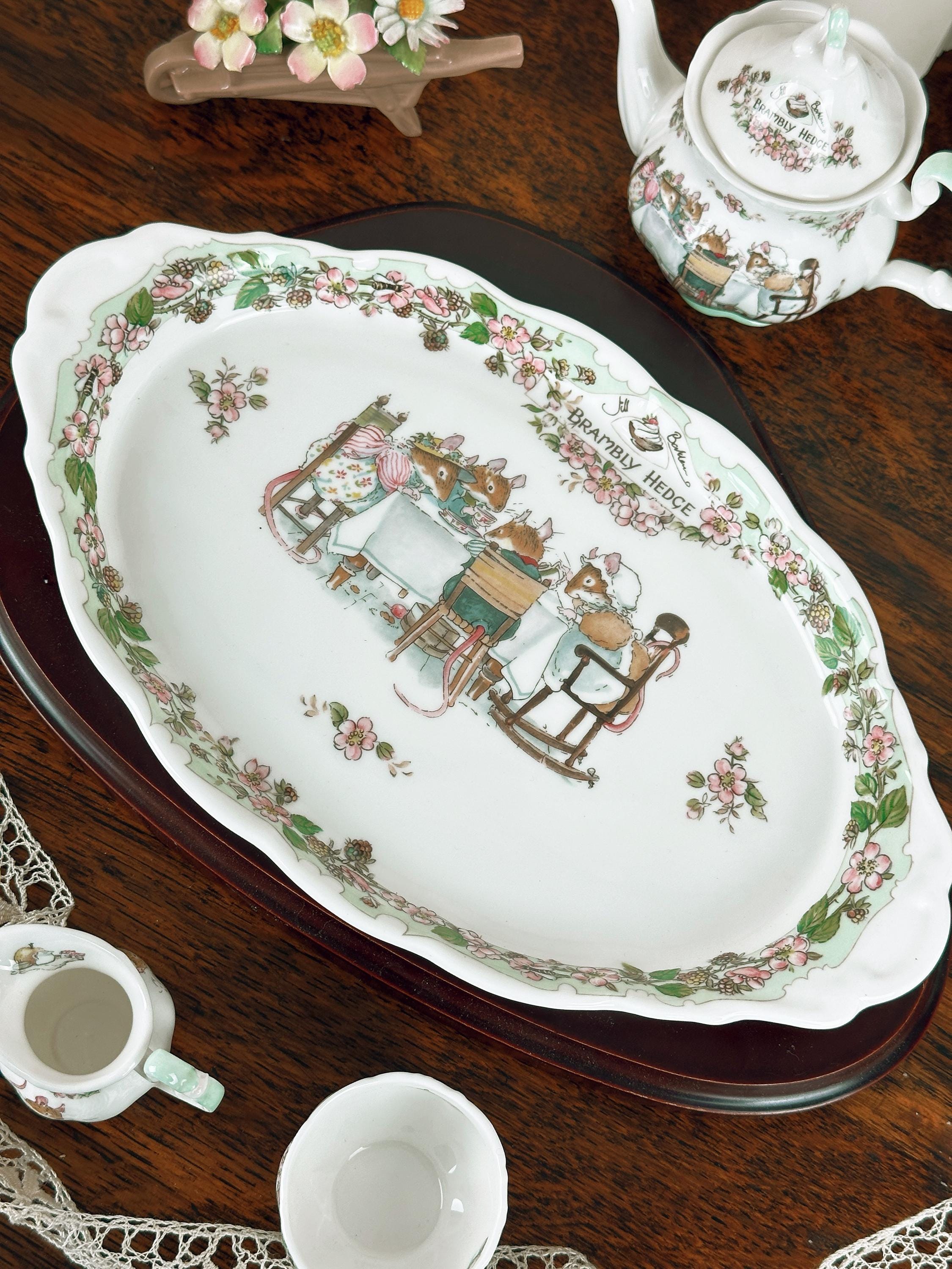 ロイヤルドルトン ブランブリーヘッジ ミニチュアティーセット：ボーン