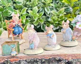 A Royal Doulton Brambly Hedge, the Harvest Mice, Wall Clock- Clock