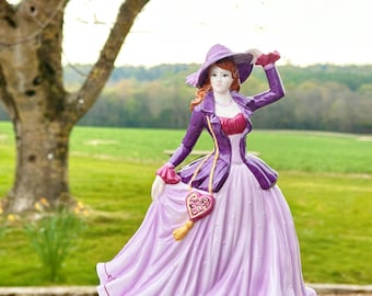 COALPORT　紫と白の女性像 置物 Coalport Bone China Figurine, Ladies of Fashion 