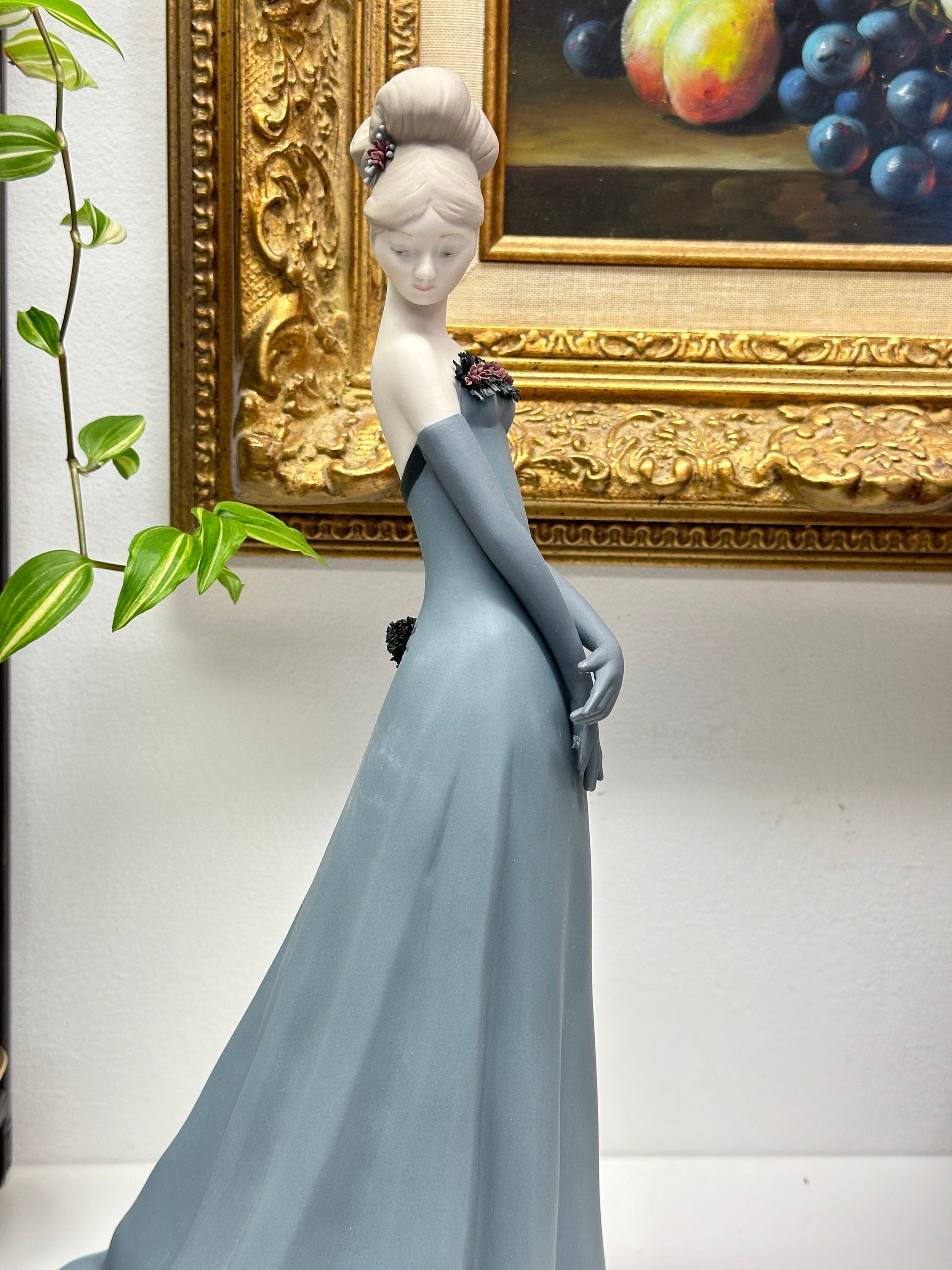 リヤドロ磁器人形: ガラダンス (01009260) 2017 年作品 - Etsy 日本