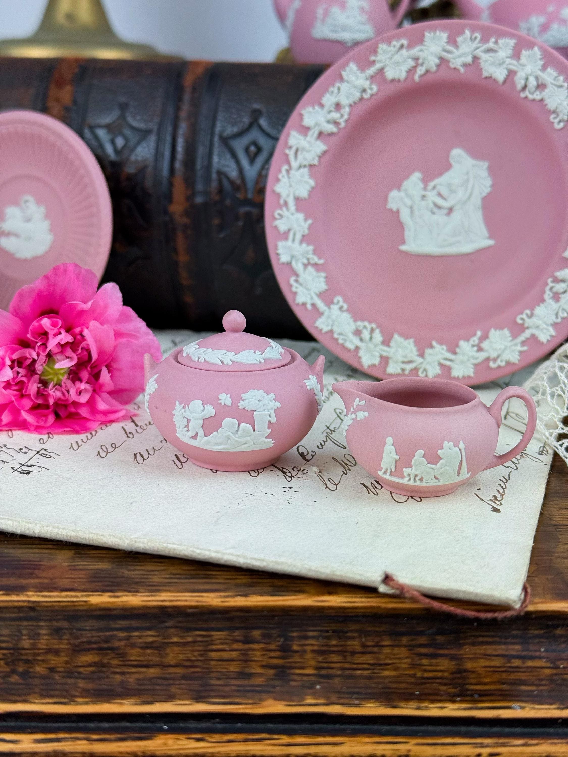 希少なウェッジウッド ピンクジャスパーウェア ミニチュアティーセット