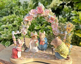 Border Fine Arts Brambly Hedge BH70 Poppy and Babies Figurine - Etsy