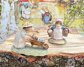 ボーダーファインアーツ ブランブリーヘッジ Dusty pushing Pram Brambly Hedge by Jill Barklem - Border Fine Arts Dusty Pushing