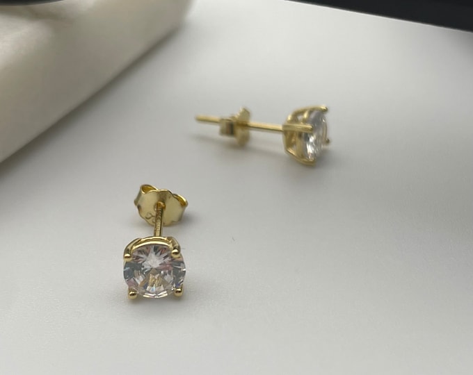 Solid Sterling Silver CZ Crystal Round Cut Studs Earrings Men And Women