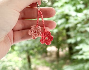 Boucles d'oreilles fleurs de cerisier faites main | Boucles d'oreilles au crochet