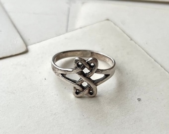 Vintage SILVER RING .925 sterling silver Celtic knot twist interlocked ring, Scottish motif, size L