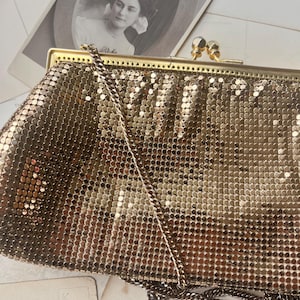 WHITTING & DAVIS Vintage gold mesh chainmail glamorous flapper style 1960s handbag designer clutch bag