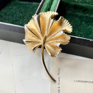 Gold Japanese Ukiyo-e Pendant Necklace | Gold Necklace | Ocean Wave Pendant | Handmade Jewellery | Bohemian Retro Design | Gift for Her