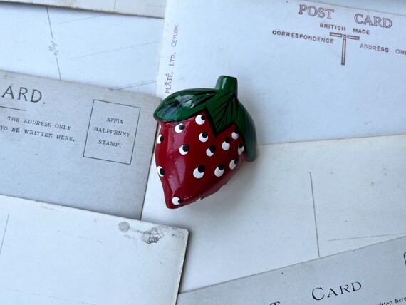 Vintage STRAWBERRY BROOCH quirky novelty handmade… - image 2