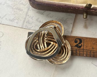 Broche vintage en or 800 filigrane et grenat très fine - France