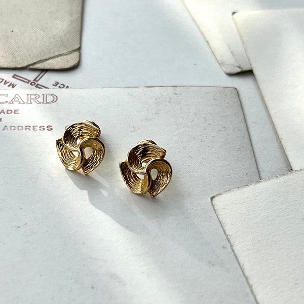 1980s VINTAGE EARRINGS, gold tone textured knot studs, pierced ears, quality costume jewellery