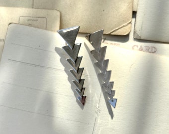 Modernist .925 STERLING SILVER well made ARROW statement abstract chunky earrings, pierced ears