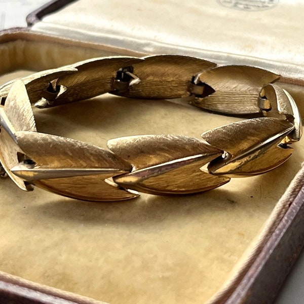 1950s Crown Trifari gold tone brushed metal mid century modernist panel bracelet, quality costume jewellery