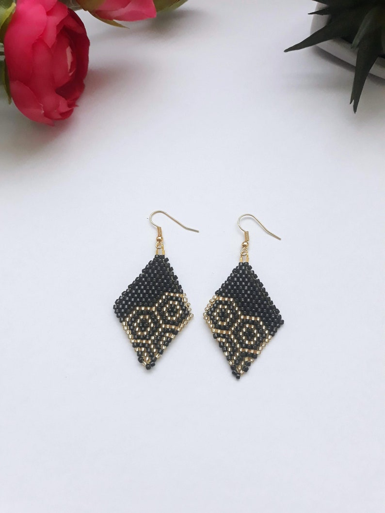 Earrings in black and gold, Handwoven beaded earrings,Gold Black earrings with beads zdjęcie 5