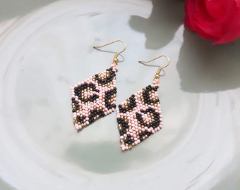 Small elegant earrings with leopard skin in pink,Leopard Print,Leopard Print Earrings,Leopard Jewelry