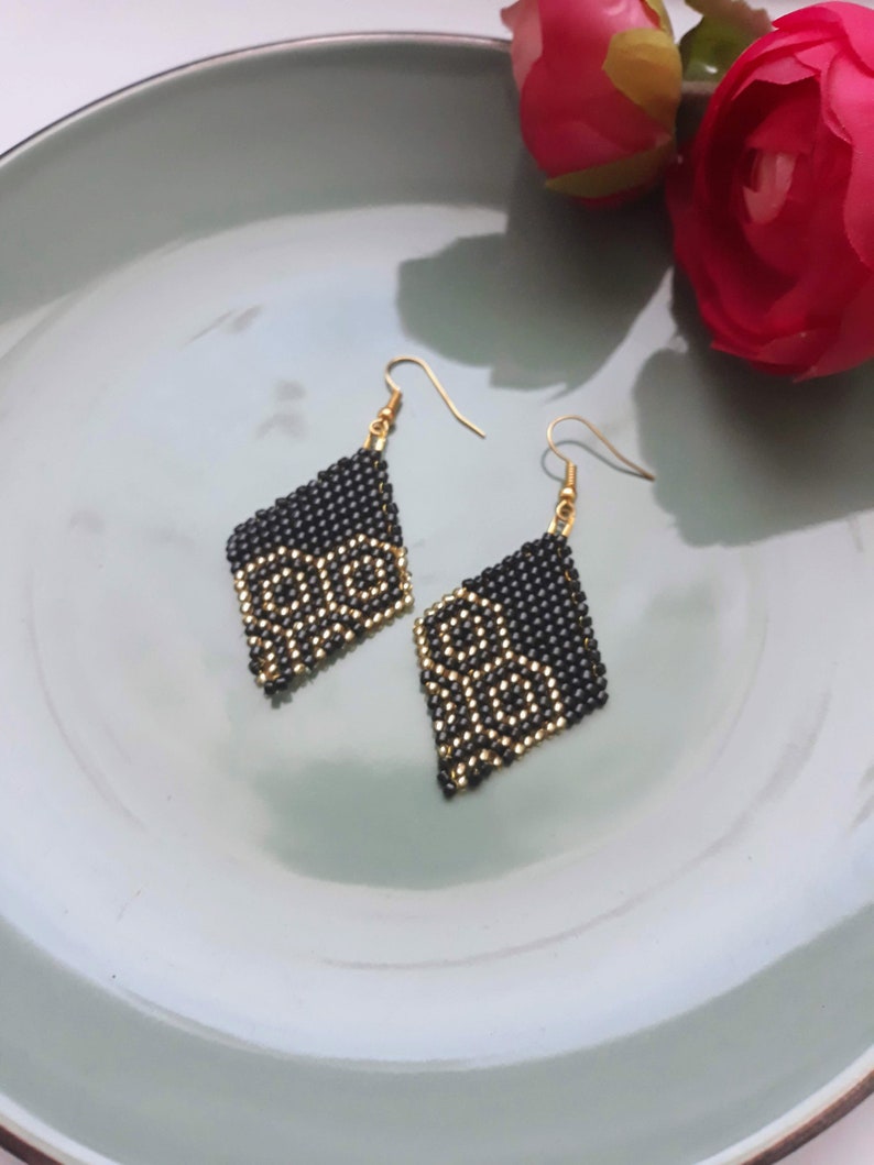 Earrings in black and gold, Handwoven beaded earrings,Gold Black earrings with beads zdjęcie 6