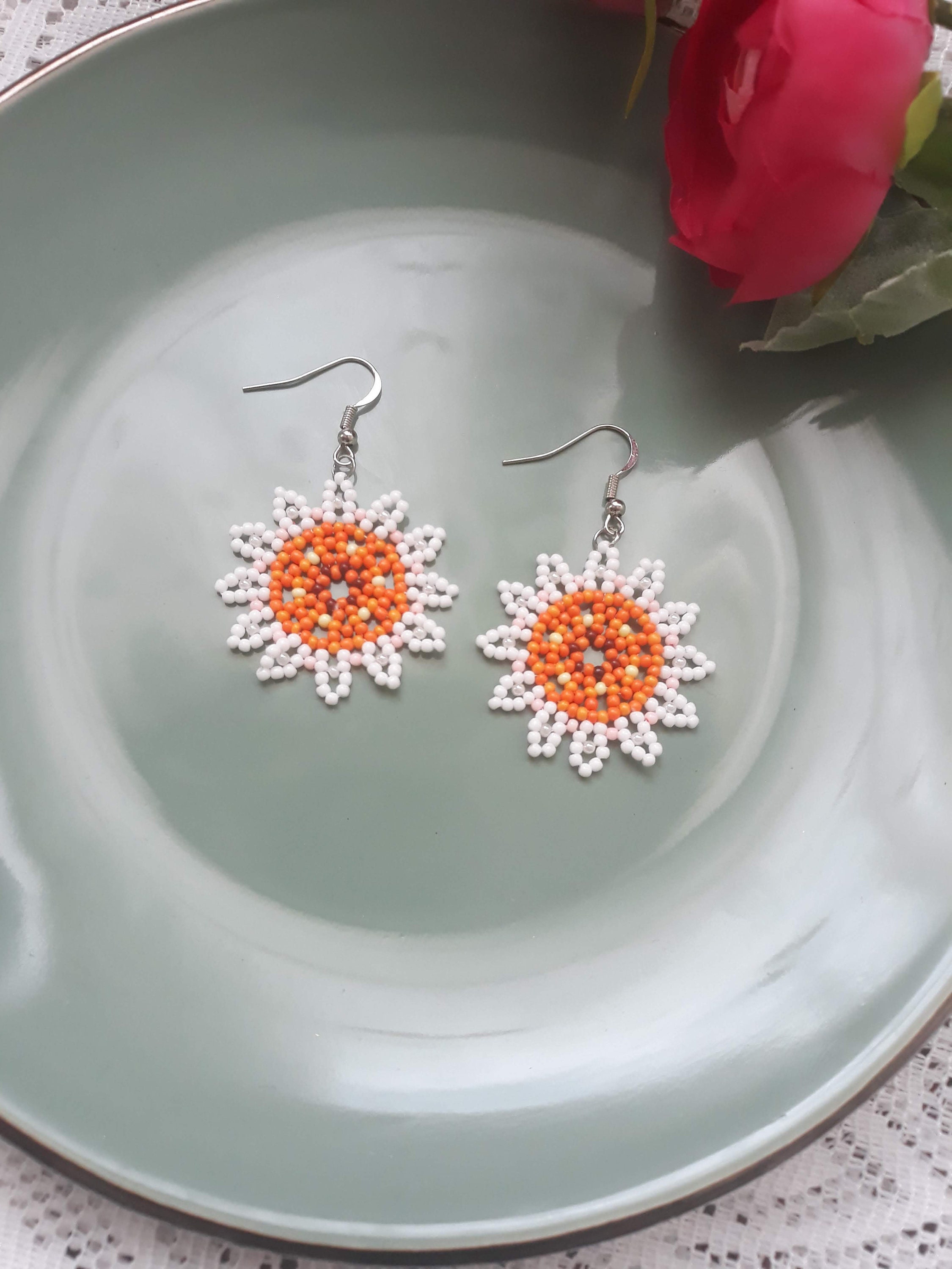 White Daisies, Earrings With Daisy Beads, Earrings With White and
