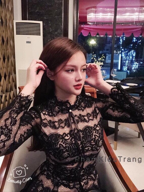Lace Pleated Mini Dress in Black and White size Small Lace Pleated Mini Dress in Black and White size Small