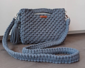 Umhängetasche mit Anhänger, Clutch, Makramee, handgemacht, Handtaschen