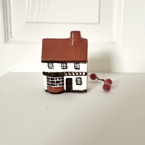 Handgjord studio keramikhus, tillverkat i England