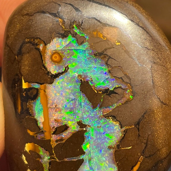 Hervorragender bunter Boulderopal mit riesiger Matrix (Queensland, Australien) Vollspektrum 149 Karat 39 mm x 30 mm x 12 mm