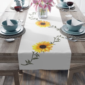 Sunflower Table Runner, Summer Table Runner, Sunflower Decor, Sunflower Table Decor, Floral Table Runner, Housewarming Gift, Gift for Mom