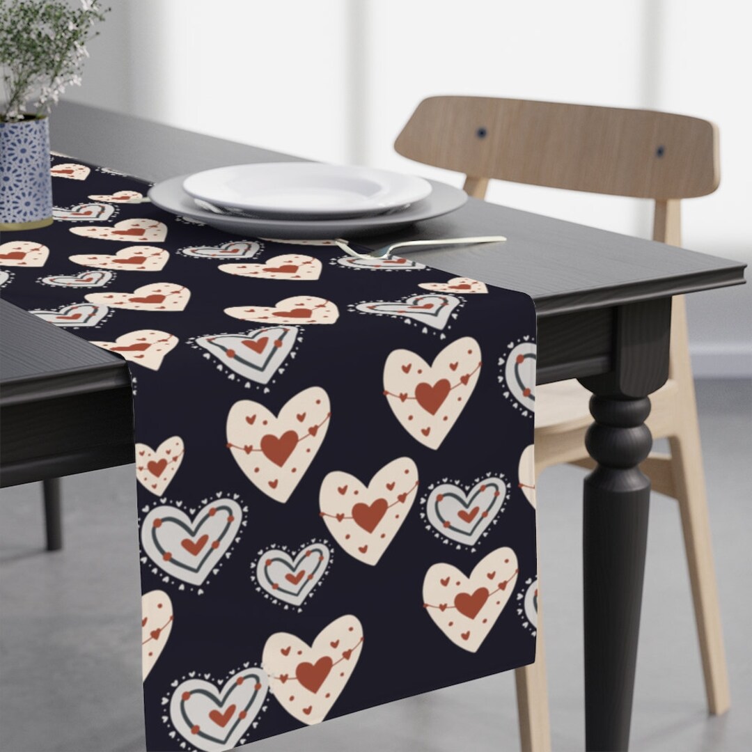 Valentines Table Runner / Heart Table Runner / Valentines Day Decor ...