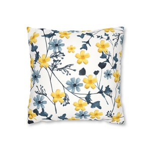 Blommigt örngott, Marinblått örngott, Sommarörngott, Gult blommönster, Inflyttningspresent, Blommig heminredning, Vårörngott