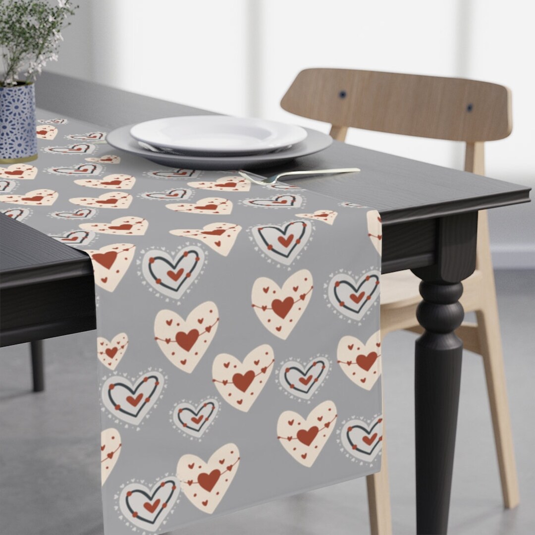 Valentines Table Runner / Heart Table Runner / Valentines Day Decor ...