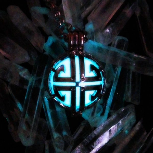 Dwemer Pendant - Dwarven Relic Necklace - Glow in the Dark Locket - Glowing Stone