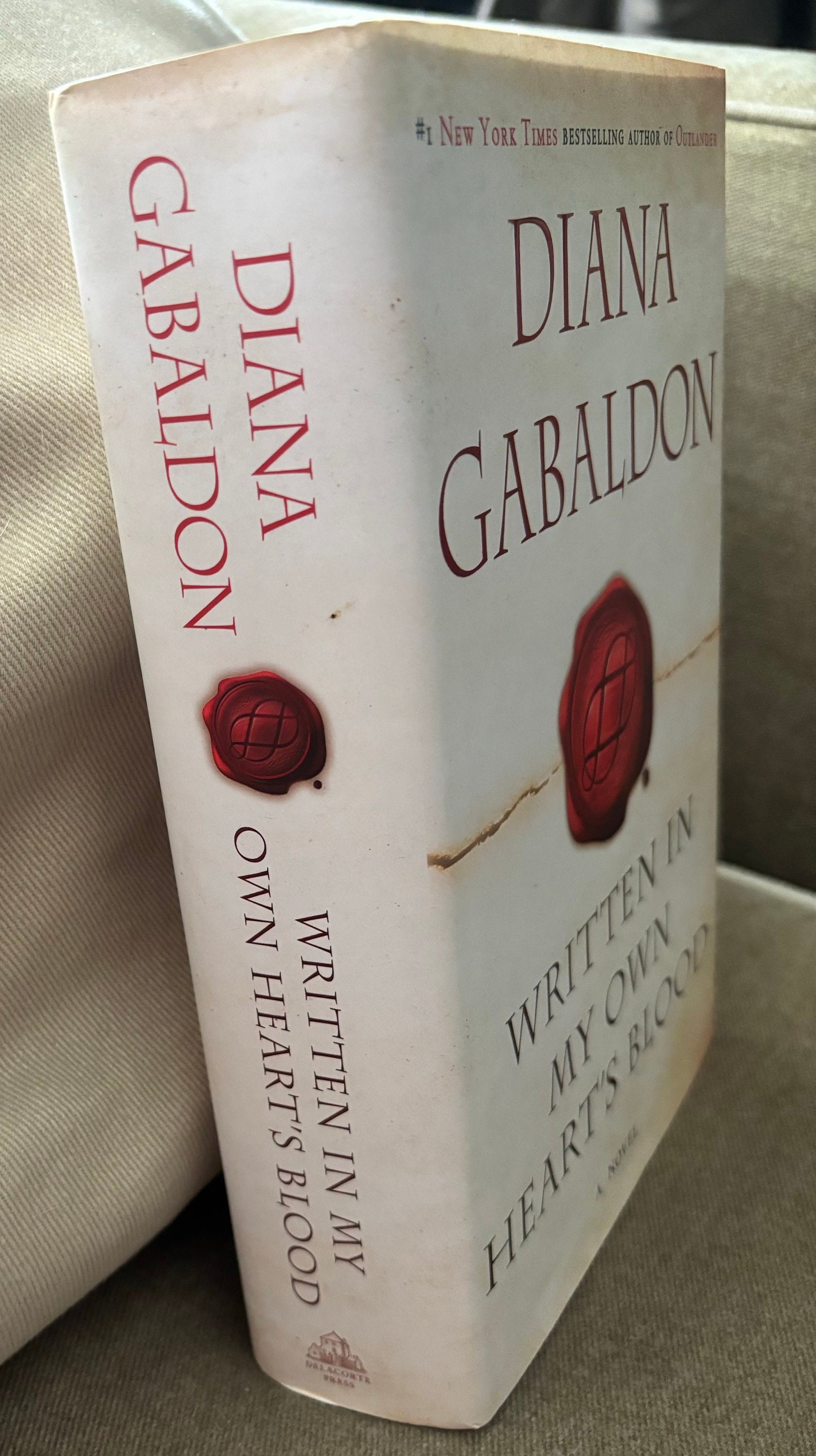 Written in My Own Heart's Blood (Outlander #8