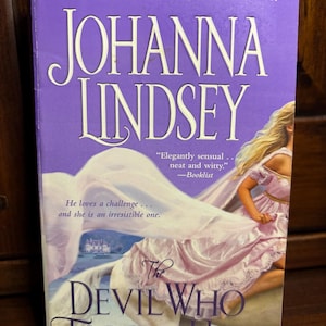Johanna Lindsey, The Devil Who Tamed Her, Vintage 2007 Pocket Books Historical Romance Paperback with Step Back