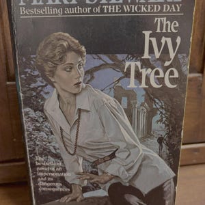Mary Stewart, The Ivy Tree, Vintage 1985 Ballantine Books Paperback Edition