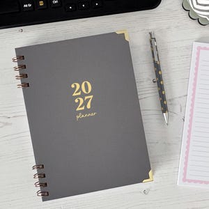 Agenda settimanale (base) / Agenda A5 con rilegatura a spirale 2027