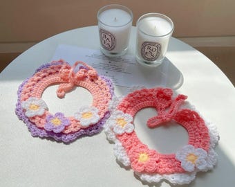 Hermoso collar de crochet floral para gatos y perros pequeños, bandana única y linda para gatitos y cachorros, accesorio de ropa genial para mascotas, regalo para nuevos dueños de mascotas