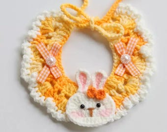 Adorable collar de ganchillo con forma de conejito para gatos y perros pequeños, lindo accesorio de ropa hecho a mano con pajarita de perlas para gatitos y cachorros, regalo creativo para amantes de las mascotas
