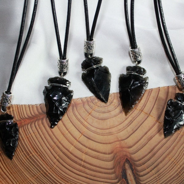 Collier pointe de flèche en obsidienne