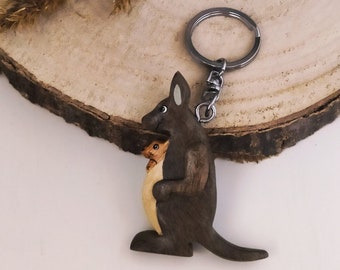 Porte-clés kangourou avec pochette bébé | Faune australienne | Peint à la main | Cadeau Australie | Kangourou en bois
