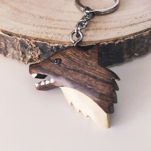Wooden wolf pendant | Wooden pendant | Wooden animal pendant | Wolf keychain | Wooden gift | Wolf gift | Wolf head