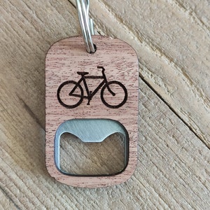 Flaschenöffner Anhänger Holz Geschenk Männer Geschenk Flaschenöffner Schlüsselanhänger Fahrrad Anhänger Fahrrad Geschenk Bild 7