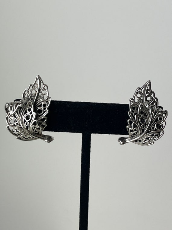 Vintage Lisner Clip on Silver tone Leaf Earring - image 3